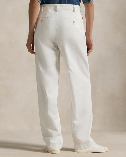 A borrowed-from-the-boys classic, these cotton chino trousers are tailored for a straight-leg silhouette with back waist darts and a clean hem.