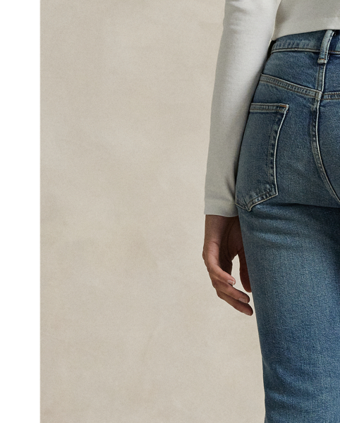 Crafted with a hint of stretch, these jeans are cut from medium-weight Turkish denim, which has been rope-dyed for a classic indigo shade and authentic surface character. They're treated for added softness, grinding on the seams and an intentionally worn-in look from day one.