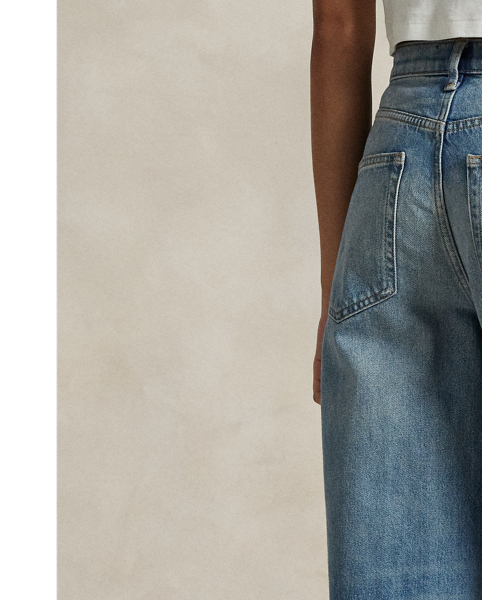 Washed for an indigo hue, these Curved Tapered jeans are made from cotton right-hand twill, which has been rope-dyed and hand-sanded to create a vintage-inspired look.