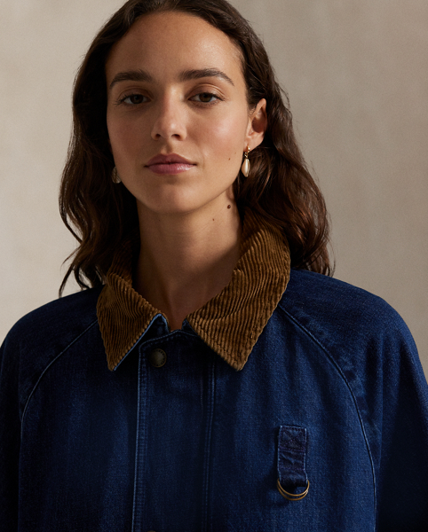 Cut for an oversize fit that allows for easy layering, this authentic barn jacket unites durable denim with corduroy trim – a classic combination inspired by American workwear. It's rope-dyed for a medium-dark indigo hue with a subtle high-low effect and vintage-inspired slub character.
