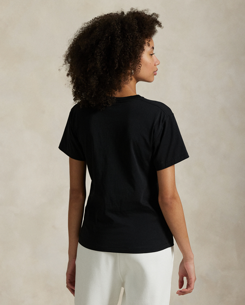 Ralph Lauren Lauren's Polo Bear takes centre stage on this cotton jersey crewneck T-shirt with a boxer-inspired look. The rubber-printed graphic is adorned with embroidered details for a touch of texture and dimension.