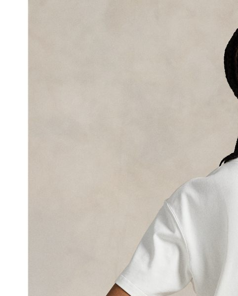 This crewneck T-shirt is made from soft cotton jersey and features our iconic logo printed on the left chest.