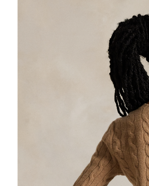 A Polo essential, this slim-fitting crewneck jumper combines a blend of soft Italian wool and cashmere with our signature cable-knit construction.