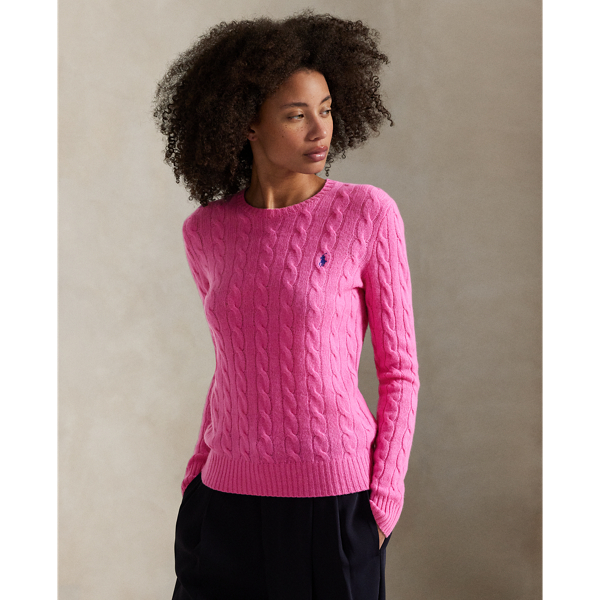 A Polo essential, this slim-fitting crewneck jumper combines a blend of soft Italian wool and cashmere with our signature cable-knit construction.