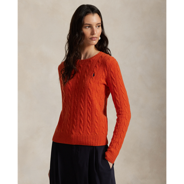 A Polo essential, this slim-fitting crewneck jumper combines a blend of soft Italian wool and cashmere with our signature cable-knit construction.