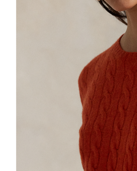 A Polo essential, this slim-fitting crewneck jumper combines a blend of soft Italian wool and cashmere with our signature cable-knit construction.