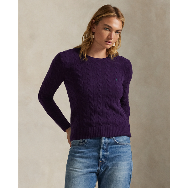 A Polo essential, this slim-fitting crewneck jumper combines a blend of soft Italian wool and cashmere with our signature cable-knit construction.