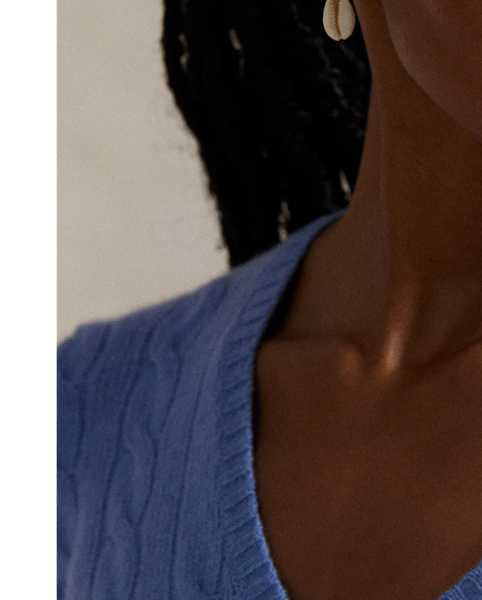 A Polo essential, this slim-fitting V-neck jumper combines a blend of soft Italian wool and cashmere with our signature cable-knit construction.