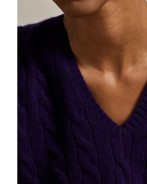 A Polo essential, this slim-fitting V-neck jumper combines a blend of soft Italian wool and cashmere with our signature cable-knit construction.