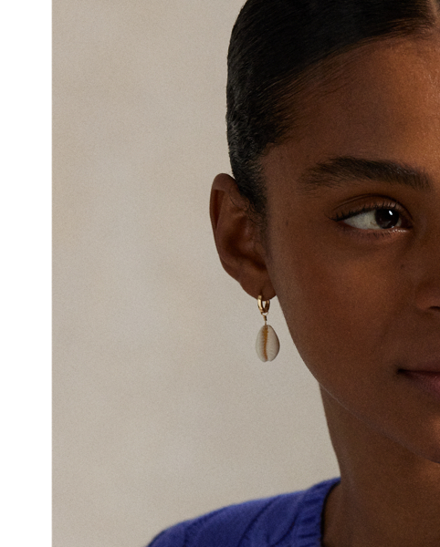 A Polo essential, this slim-fitting crewneck jumper is made with soft, combed cotton and showcases our signature cable-knit construction.