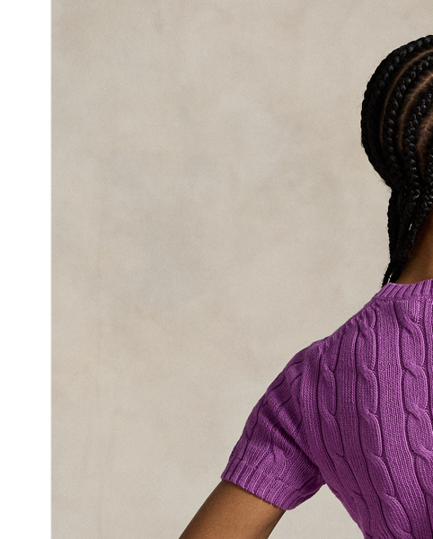 Cable-knit with combed cotton, this short-sleeve jumper is accented with our signature embroidered Pony at the chest pocket.