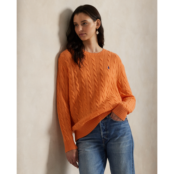 This crewneck jumper is knit with Italian wool and cashmere yarns, which are spun to achieve an airy look and a soft drape. Our classic cable motif lends a textured hand to the relaxed silhouette.