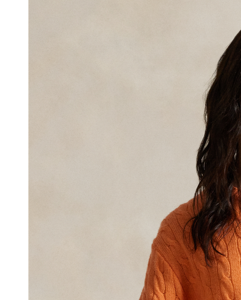 This crewneck jumper is knit with Italian wool and cashmere yarns, which are spun to achieve an airy look and a soft drape. Our classic cable motif lends a textured hand to the relaxed silhouette.