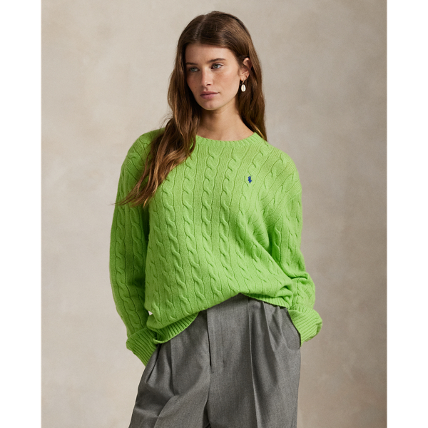 This crewneck jumper is knit with Italian wool and cashmere yarns, which are spun to achieve an airy look and a soft drape. Our classic cable motif lends a textured hand to the relaxed silhouette.