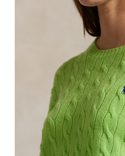This crewneck jumper is knit with Italian wool and cashmere yarns, which are spun to achieve an airy look and a soft drape. Our classic cable motif lends a textured hand to the relaxed silhouette.