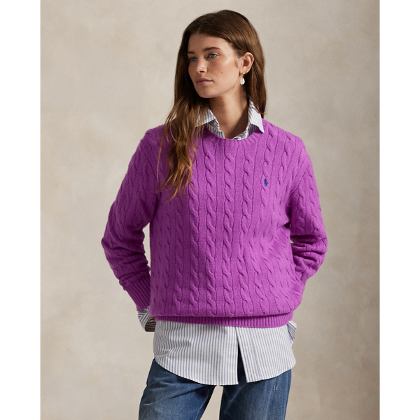 This crewneck jumper is knit with Italian wool and cashmere yarns, which are spun to achieve an airy look and a soft drape. Our classic cable motif lends a textured hand to the relaxed silhouette.