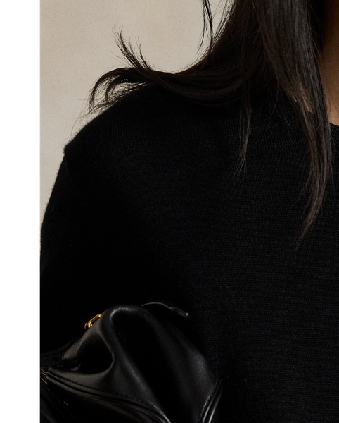 Knit with medium-weight Italian wool, this classic crewneck jumper is accented with our signature embroidered Pony at the left chest.