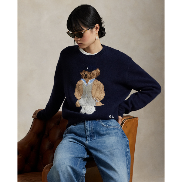 Soft Italian wool and cashmere come together in this crewneck jumper, which showcases an intarsia-knit and embroidered rendering of the Polo Bear donning a signature Ralph Lauren Lauren look.