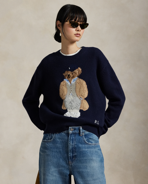 Soft Italian wool and cashmere come together in this crewneck jumper, which showcases an intarsia-knit and embroidered rendering of the Polo Bear donning a signature Ralph Lauren Lauren look.