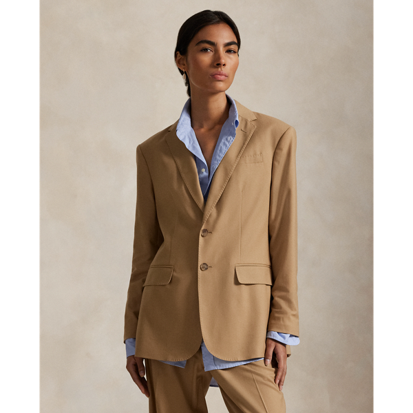 This blazer merges a straight fit with structured shoulders and a two-button silhouette. Its Italian stretch wool-blend shell is fully lined with smooth, lightweight twill.