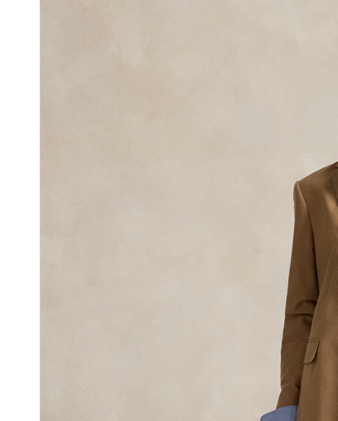 This blazer merges a straight fit with structured shoulders and a two-button silhouette. Its Italian stretch wool-blend shell is fully lined with smooth, lightweight twill.