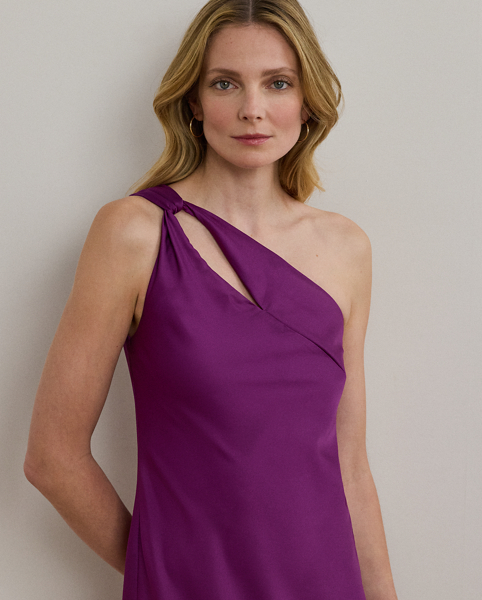 A one-shoulder silhouette and a cutout detail define the modern elegance of this floor-length gown, which is realised in lustrous, featherweight charmeuse for a graceful drape and airy feel.