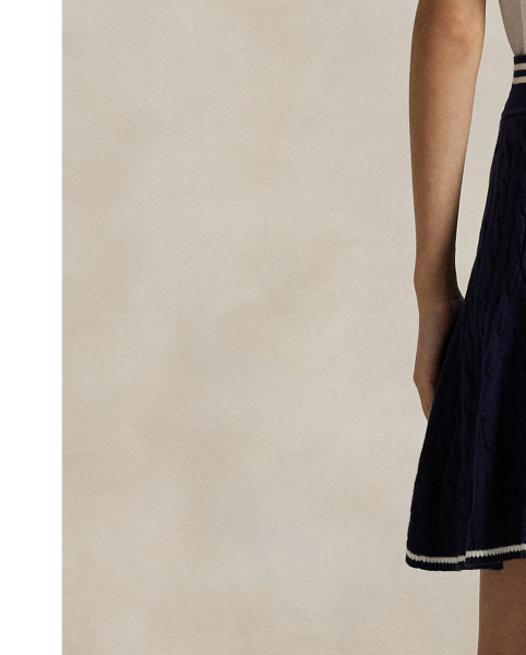 Timeless style meets performance properties in this A-line skirt, which is cable-knit with a moisture-wicking cotton blend enhanced with COOLMAX fibres to help keep you cool, dry and comfortable. It's equipped with an interior short with built-in ball pockets.
