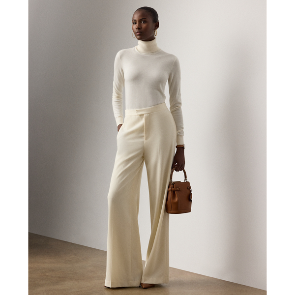 Traditionally tailored with leg creases and waist darts, the new-season Dean trouser is designed to be fitted through the waist and hip with a slightly wider leg. This version is woven with wool gabardine in a compact weave specially selected for its structured form and stunning drape.