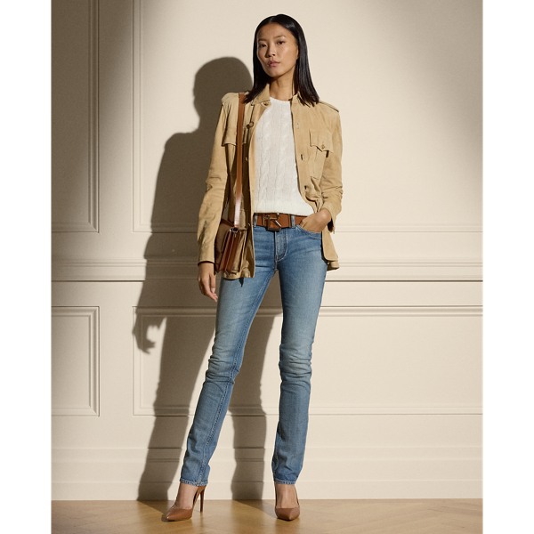 Cut for a mid-rise and a slim silhouette, this version of the Barrett jean is crafted in Italy from Japanese cotton denim yarn-dyed to a versatile medium wash. A “ Ralph Lauren Lauren Made in Italy”-debossed leather patch on the back waist completes the look.