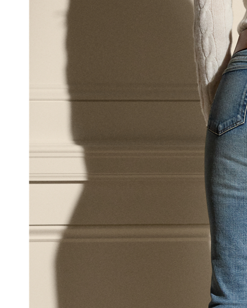 Cut for a mid-rise and a slim silhouette, this version of the Barrett jean is crafted in Italy from Japanese cotton denim yarn-dyed to a versatile medium wash. A “ Ralph Lauren Lauren Made in Italy”-debossed leather patch on the back waist completes the look.