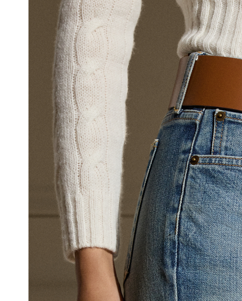 Cut for a mid-rise and a slim silhouette, this version of the Barrett jean is crafted in Italy from Japanese cotton denim yarn-dyed to a versatile medium wash. A “ Ralph Lauren Lauren Made in Italy”-debossed leather patch on the back waist completes the look.