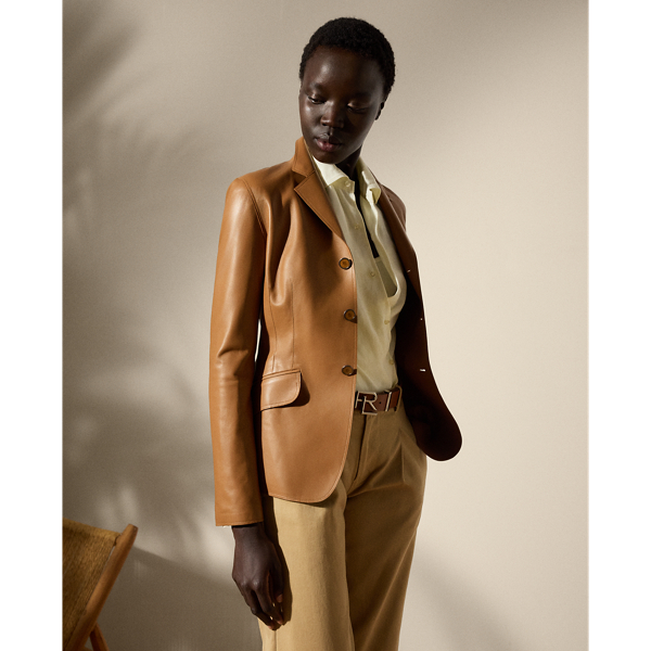 Cut from supple lambskin featuring a soft nappa finish in the interior, the Hollis puts a modern spin on the hacking jacket with crisp waist darts and a streamlined three-button closure. Genuine horn buttons are updated with metal trim and a lasered stacked "RL" logo in the centre.