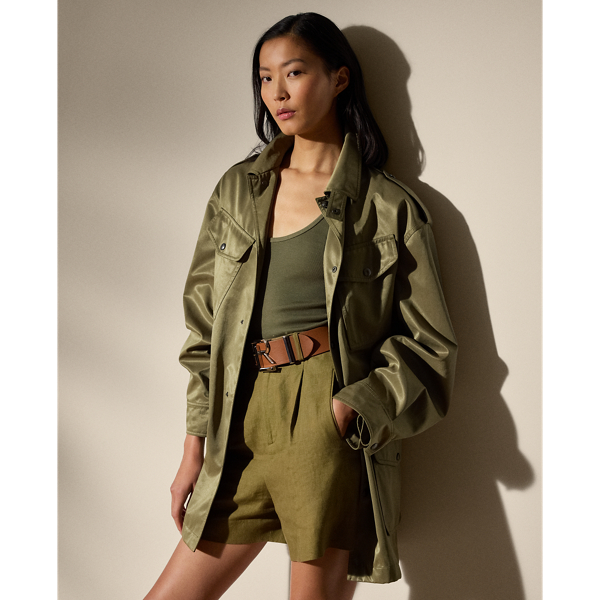 Celebrating the spirit of utility, the Teresa coat is designed with a bevy of considered design elements, including buttoned shoulder epaulettes, a belted waist, multiple patch pockets and an oversize fit. Crafted in Italy, this coat is made from a classic outerwear fabric with a peached finish, resulting in an ultra-soft hand feel for added comfort.