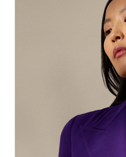 Crafted with a noble wool-and-silk blend – a fabrication selected for its structured hand – the Desmond jacket redefines the classic double-breasted silhouette with a shaped waist and genuine mother-of-pearl buttons.