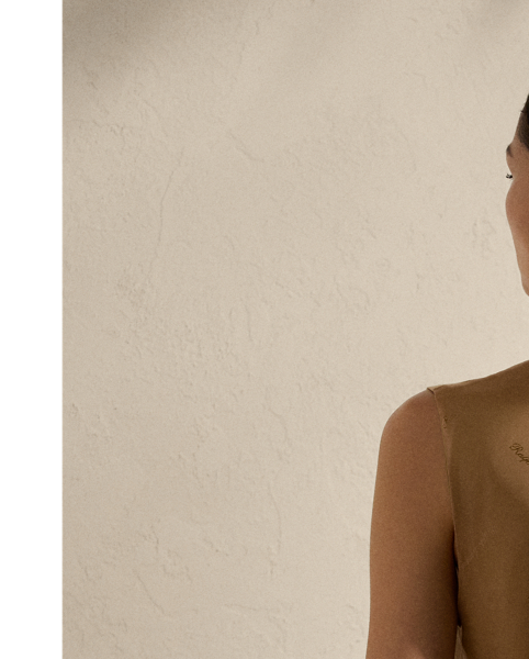 The menswear-inspired Jaiden is carefully crafted from a luxurious blend of silk and linen, which is custom-woven in a beautiful twill structure for a rustic yet soft hand feel. Cut for a slim fit, this waistcoat is tailored with welt pockets, slimming waist darts and an adjustable back belt.