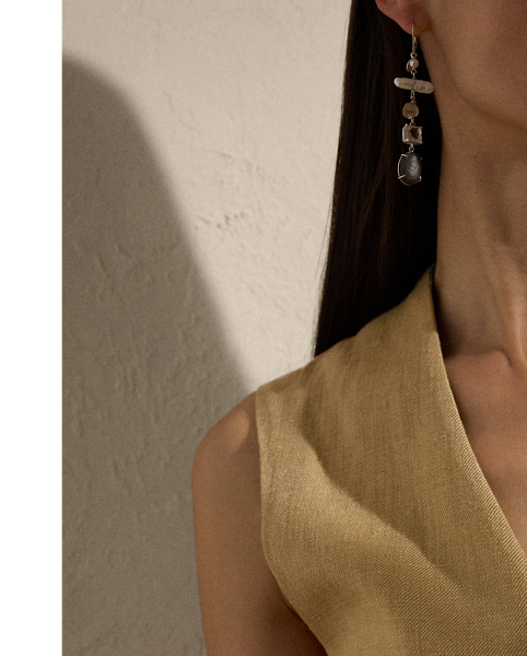 The menswear-inspired Jaiden is carefully crafted from a luxurious blend of silk and linen, which is custom-woven in a beautiful twill structure for a rustic yet soft hand feel. Cut for a slim fit, this waistcoat is tailored with welt pockets, slimming waist darts and an adjustable back belt.