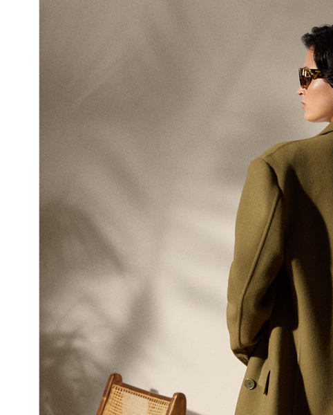 The Adalaide nods to iconic men's tailoring with a bevy of highly considered details, including peak lapels, a double-breasted closure and flapped pockets. Its moss-tone construction is made with a luxe Italian wool-and-cashmere blend that features a brushed finish for a soft hand feel and a remarkable drape.