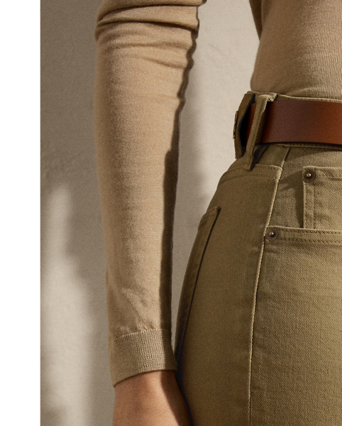 Cut for a mid-rise and a slim silhouette, this version of the Barrett jean is crafted in Italy with Japanese stretch cotton denim garment-dyed to the season’s dusty sage hue. A lamb-suede patch with a metal stacked “RL” logo on the back waist completes the look.