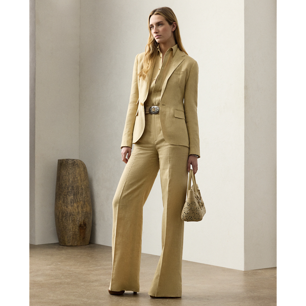 Traditionally tailored with leg creases and waist darts, the Dean trouser is fitted through the waist and hip with a slightly wider leg. This version is crafted with rustic-yet-chic linen in a classic construction for season-spanning wear.