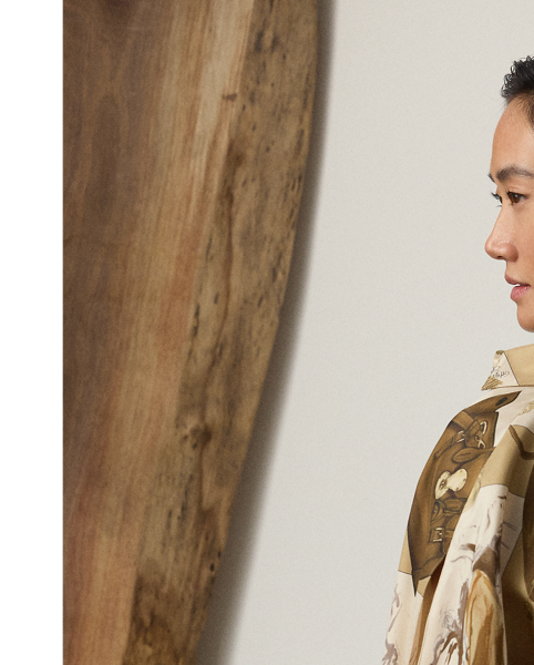 Traditional men’s shirting details – including a French placket and a spread collar – merge with an unexpected open-sleeve construction in this version of the Karen blouse. Crafted from silk twill, this style is printed in a renowned Como, Italy, mill with the season's diary-inspired pattern – a beautiful collection of motifs depicting various  Ralph Lauren Lauren sketches and accessories in a versatile, neutral palette.