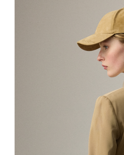 Equestrian-style hacking pockets and our signature "RL" and crown-engraved buttons adorn this season's version of the Parker jacket, which is woven from Italian wool gabardine in a compact weave specially selected for its structured form and stunning drape. Traditional men's tailoring techniques ensure it maintains its slim, waist-defining silhouette for years to come.