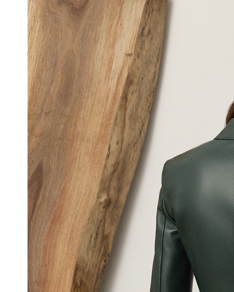 Equestrian-style hacking pockets and "RL"-and-crown-engraved buttons accent this season's version of the Parker jacket, which is crafted with supple lambskin in the season's dark racing green hue – a colour directly inspired by one of the vehicles in Mr Lauren's personal car collection. Traditional men's tailoring techniques create its slim, waist-defining silhouette.