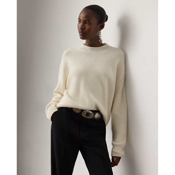 A  Ralph Lauren Lauren mainstay, this version of the cashmere jumper features a travelling rib motif and sparkling hot-fixed crystals throughout.