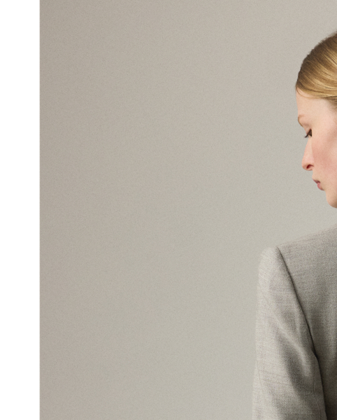 Debuted as a men's sporting style in 19th-century Britain, the double-breasted jacket is one of  Ralph Lauren Lauren's enduring silhouettes. This version of the iconic Camden is crafted from 100% broken-twill cashmere, which is yarn-dyed in the season's refined mélange colouring. Our signature polished buttons complete the look.