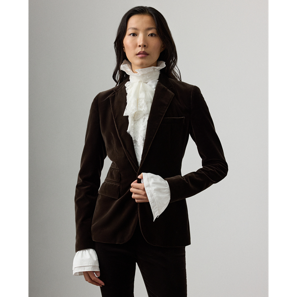 Equestrian-style hacking pockets and genuine horn buttons detail this season's version of the Parker jacket, which is crafted from lightweight stretch velvet for a remarkable drape. Traditional men's tailoring techniques ensure it maintains its slim, waist-defining silhouette for years to come.