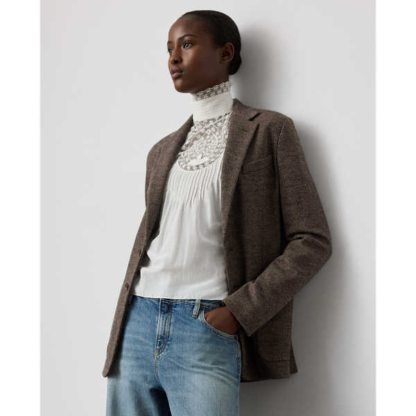 Italian-made, the two-button Hailey jacket draws inspiration from classic men's tailoring with notch lapels, a welt pocket on the chest, patch pockets on the waist and a butterfly lining. Cut for a slim silhouette, this style is crafted with tick-weave wool jersey for a remarkable drape and soft hand feel.