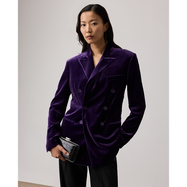 Modelled after classic menswear jackets, the Ansley is cut for a relaxed fit and features a double-breasted silhouette with genuine mother-of-pearl buttons. Crafted in Italy, this version is made with lightweight, comfort stretch velvet for a remarkable drape and a beautiful sheen.