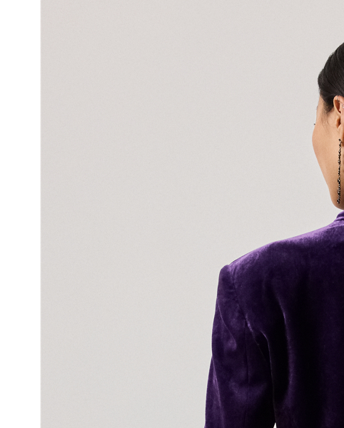 Modelled after classic menswear jackets, the Ansley is cut for a relaxed fit and features a double-breasted silhouette with genuine mother-of-pearl buttons. Crafted in Italy, this version is made with lightweight, comfort stretch velvet for a remarkable drape and a beautiful sheen.