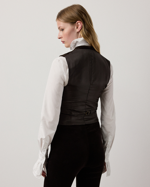 The menswear-inspired Jaiden is carefully crafted with lightweight stretch velvet for a remarkable drape. Cut for a slim fit, this waistcoat is tailored with welt pockets, slimming waist darts and an adjustable back belt.