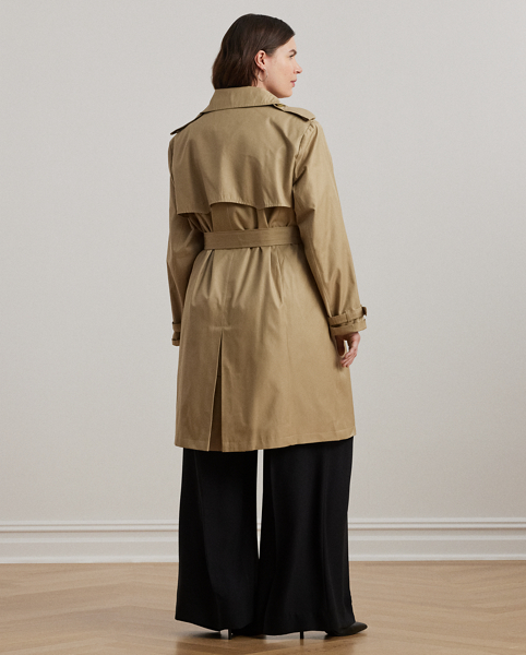 Rendered in a soft cotton blend, Lauren's take on the trench coat showcases traditional styling details, including a double-breasted silhouette and buttoned shoulder epaulets. A buckled self-belt accentuates the waist, while "Lauren Ralph Lauren Lauren"-engraved horn-effect buttons lend a signature finish.